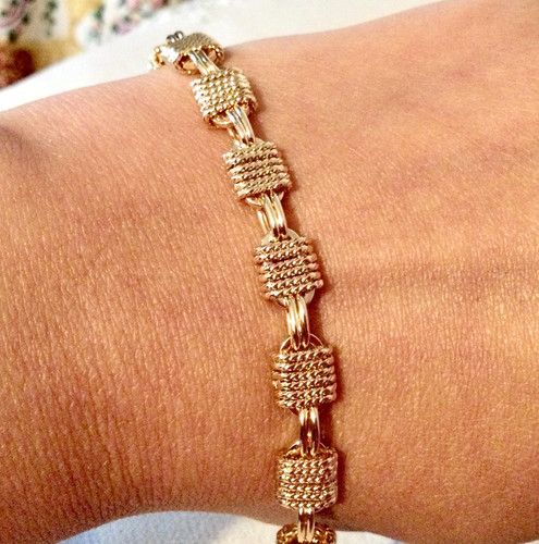 Beau bracelet plaqué or - beau,