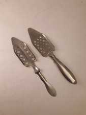 lot of 2 antique metal