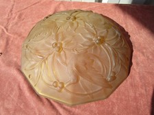 VASQUE (LUSTRE) AU DECOR FLEURI ET D' OISEAUX EPOQUE ART DECO EN VERRE MOULE