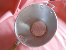 Petite Passoire Ancienne en