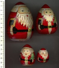 4 POUPÉES GIGOGNES ‘’PÈRE NOËL’’ - en bois peint laqué
