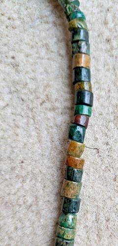Collier ras cou - de, vert