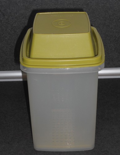 Vintage tupperware pot - ,