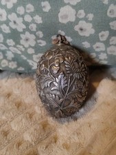 COUSETTE Nécessaire De Couture OEUF Argent sculpté XIX Rare 