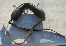 ANCIEN HARNAIS CUIR CLOUTÉ ET PASSES-RÊNES LAITON POUR ÂNE PONEY  CHIEN ? XIXème