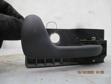 Poignee interieur porte avant droit Fiat PUNTO I 182583960