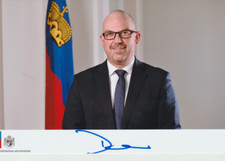 Daniel Risch PM du Liechtenstein  avec signature authentique
