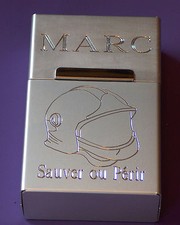 boite a cigarette en aluminium anodisé gravée personnalisée casque f1 pompier
