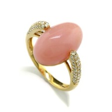 Bague En Opale Rose Cabochon Avec Diamants En Or Jaune 750 Couleur Peau D'Ange