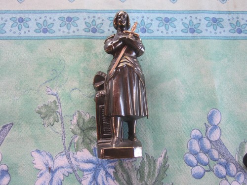 Belle statue jeanne - de, d’arc