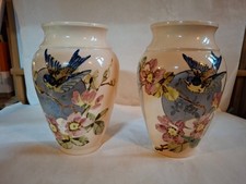 Paire anciens vases/pieds de lampe,motifs oiseau et fleurs japonisants, signé JF