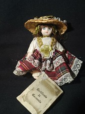 A2BC VINTAGE PETITE POUPÉE EN