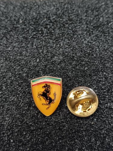 Pin pins - pin's,