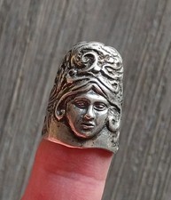 Dé à coudre, argent massif 6 poinçons - Art nouveau - "Minerve, Minerva" gorgone