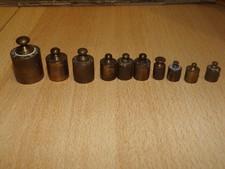 Lot de 10 poids de balance ( 50, 20, 10 et 5 grammes )