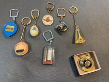 Lot de 8 porte clé vintage divers thèmes tour eiffel Kennedy oeil de poupée