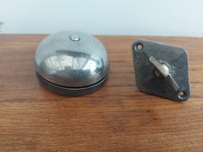 Ancienne Sonnette de porte mecanique rotative , avec bouton 