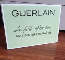 Affiche publicitaire la petite