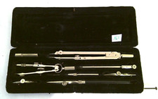 ANCIENNE BOITE COMPAS LOT.161