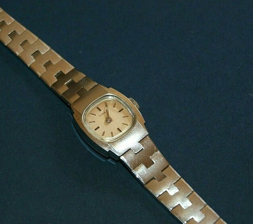 Pretty vintage timex women - pretty,