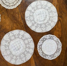 TEXTILE ANCIEN - 3 napperons DENTELLE AUX FUSEAUX - BINCHE CYGNES - fait main