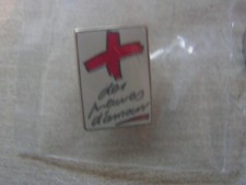 CROIX ROUGE  pins des preuves