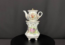 Tisanière en porcelaine peinte à la main, vers 1900–1930