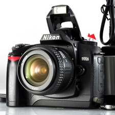 Boîtier pour appareil photo numérique Nikon D70s + objectif AF 24 mm du Japon...