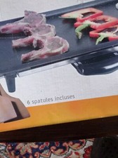 Plancha électrique Domoclip 2000W – surface 43 × 23 cm – 6 spatules – neuve 