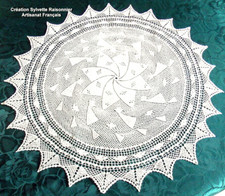 NAPPERON  CROCHET  SYLVETTE RAISONNIER ARTISANAT FRANCAIS ECRU FIL FIN 75CM