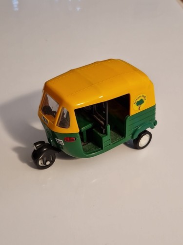 Tuk taxi - tuk, voiture