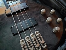 Basse Ibanez 4 cordes active Btb