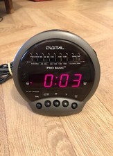 Radio Réveil Digital Pro Basic - CR-817 - AM/FM - Prise/pile - Vintage