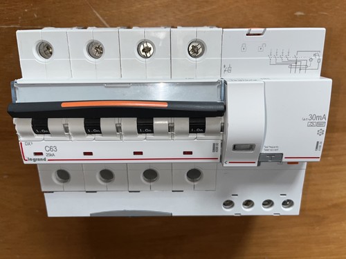 Disjoncteur 409800 - disjoncteur,