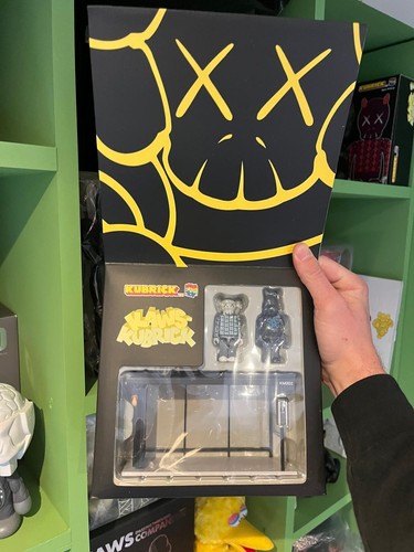 Kaws bus stop - bus, 2