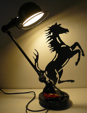 Lampe industrielle (sur socle) Jieldé – personnalisée Ferrari