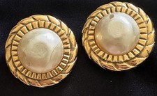 boucles d’oreilles CHANEL