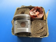 2 Pistons Nüral Kolben pour: Ford: Taunus 12 M Moteur Essence: V4 1183 cm3 +0.50