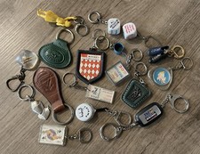 Lot de 17 porte-clés Anciens Divers