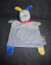 ?Doudou Plat Chien MOTS D'ENFANTS Gris Rayé Bleu Echarpe Rouge Rectangle TTBE