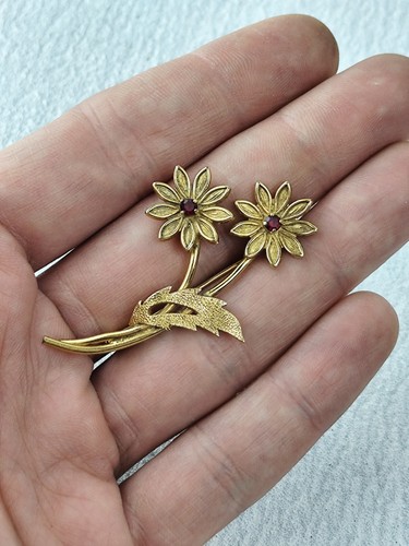 Belle broche ancienne - ancienne, dorée