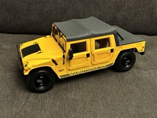 HUMMER H1 V8 6.5 TD, jaune, 1996, au 1/18ème, MAÏSTO, Très bon état, Sans Boîte.