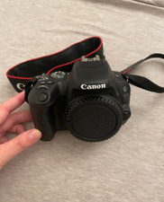 Canon EOS 200D Reflex + objectif 18-55 et tous accessoires, très bon état