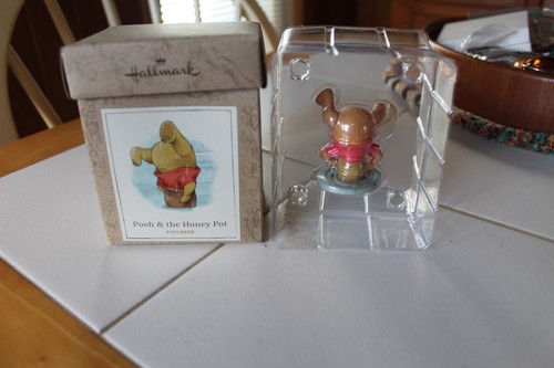 Hallmark winnie the pooh - hallmark,