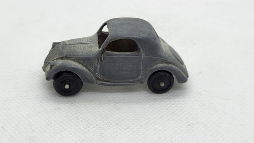 Voiture jouet dinky toys - jouet,