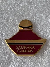 Pin metal doré - et, rouge