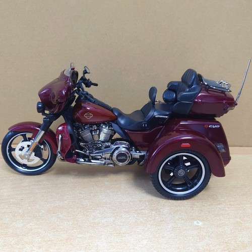 Harley davidson cvo tri - 1/12,