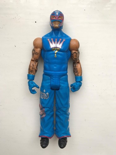 Rare wwe rey mysterio figurine - wwe,