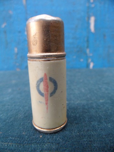 Ancien briquet essence - à,