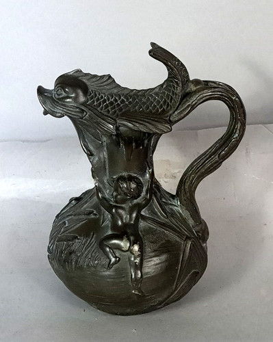 Ancien pichet étain - , poisson